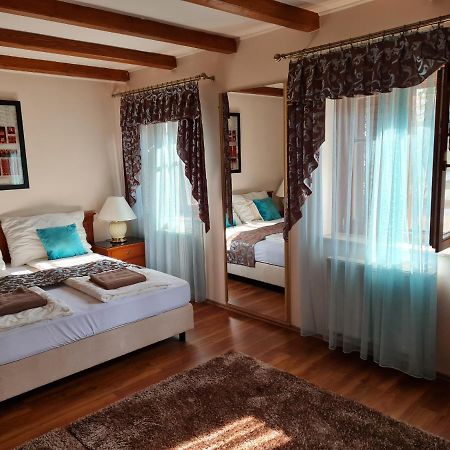 Toroes Panzio Bed & Breakfast Szabolcs ภายนอก รูปภาพ