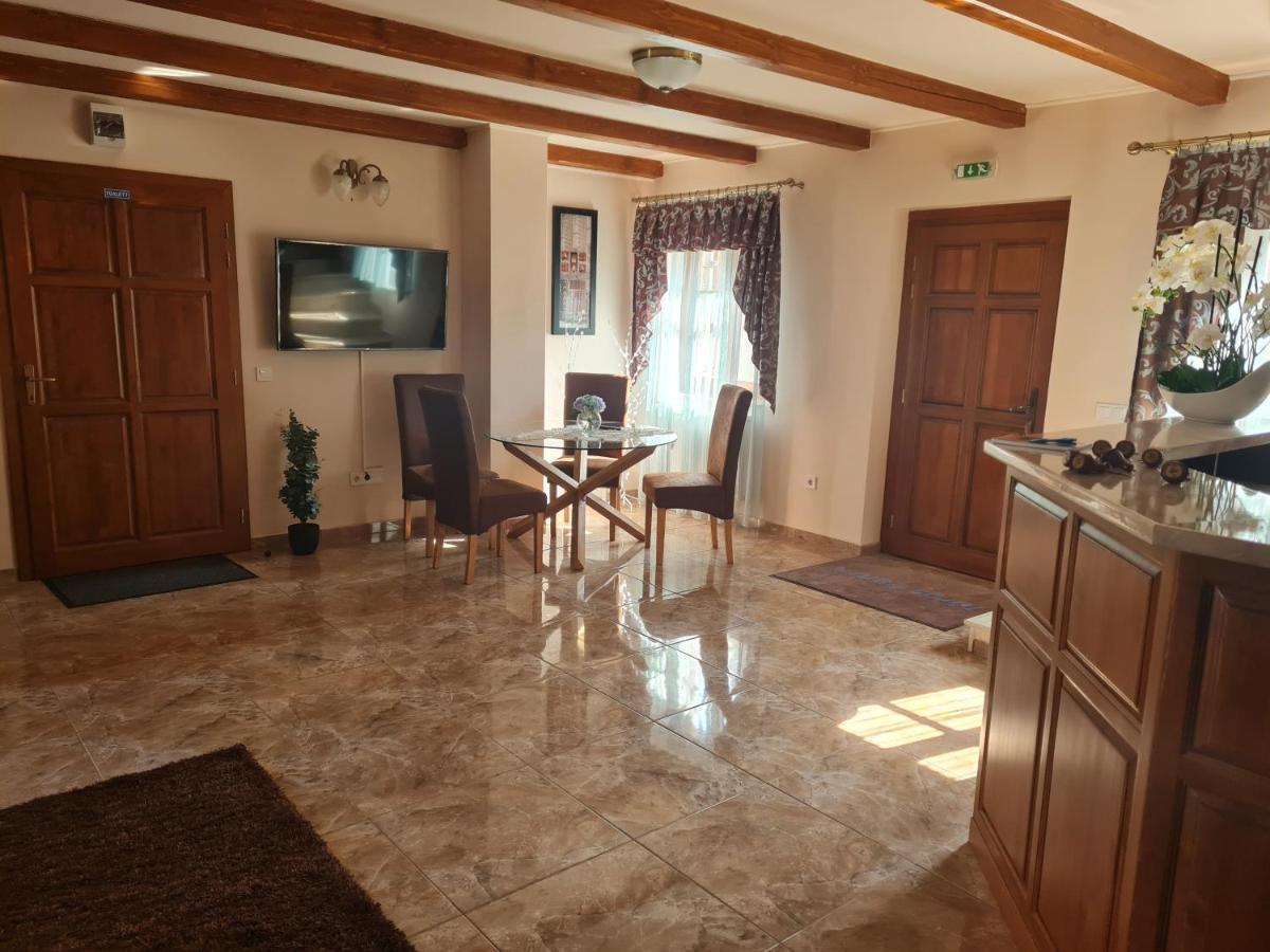 Toroes Panzio Bed & Breakfast Szabolcs ภายนอก รูปภาพ