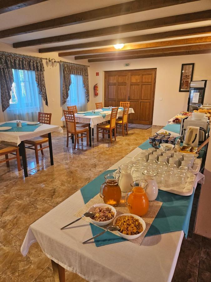 Toroes Panzio Bed & Breakfast Szabolcs ภายนอก รูปภาพ